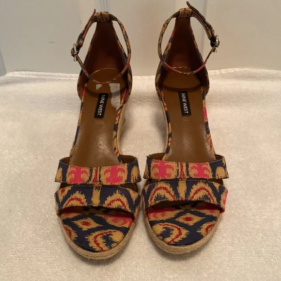 Nine West Aztec Style Wedges…size 10 1/2 M - Picture 3 of 8